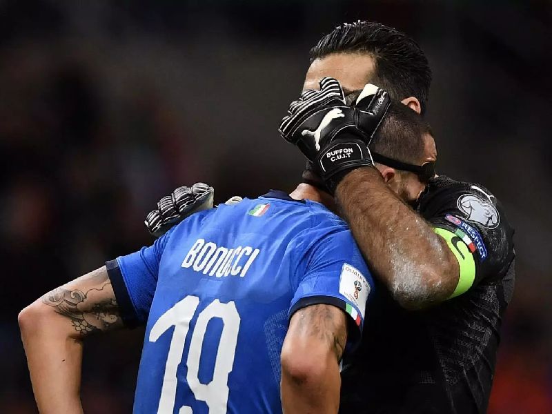  Players cry: Four-time champion Italy out of World Cup | खेळाडू रडले : ६० वर्षात पहिल्यांदाच नामुष्की, चारवेळेचा चॅम्पियन इटली विश्वचषकाबाहेर