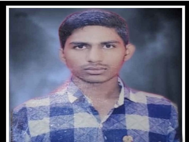 ITI student commits suicide at Loha | लोह्यात क्षुल्लक कारणातून आयटीआयच्या विद्यार्थ्याची आत्महत्या