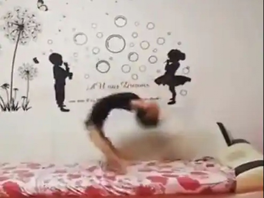 Viral Video : little girl backflip video like wheel viral on social media | कमाल! पंख्यापेक्षा अधिक वेगानं गोलगोल फिरत राहिली चिमुरडी, Backflip Video तुम्हीही जाल चक्रावून