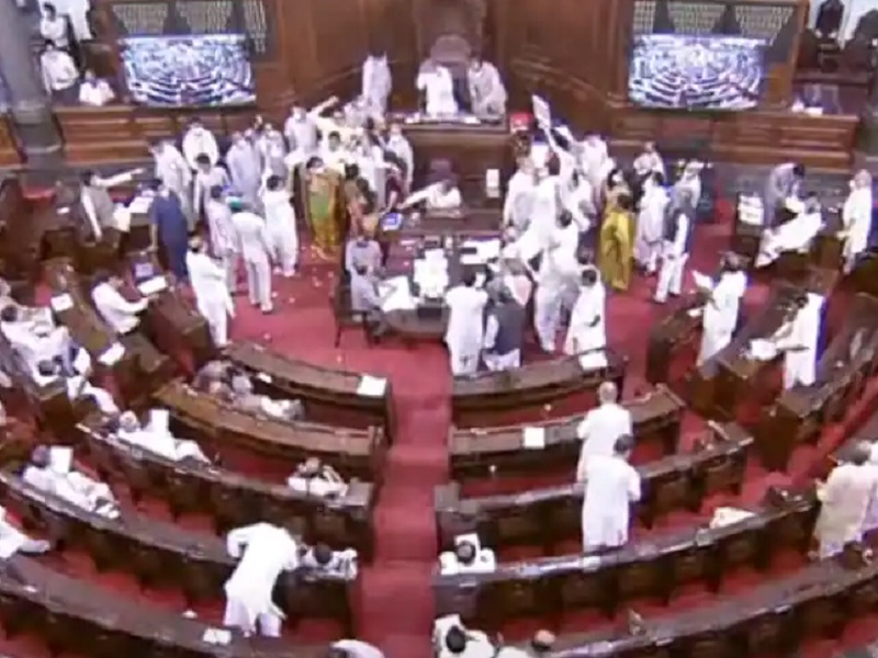 Rajya Sabha updates: Trinamool MP snatches paper from Union IT minister ashwini vaishnav | पेगासस प्रकरणावरुन राज्यसभेत गदारोळ, तृणमूल खासदाराने केंद्रीय मंत्र्यांच्या हातून कागद घेऊन फाडला