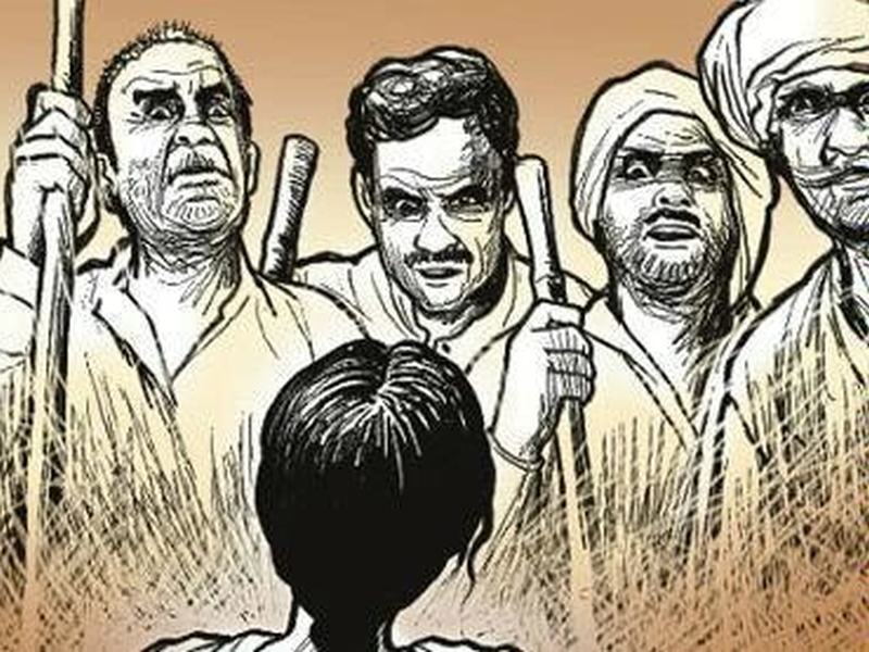 11 members of the caste panchayat filed a complaint | जात पंचायतीच्या ११ सदस्यांवर गुन्हा दाखल