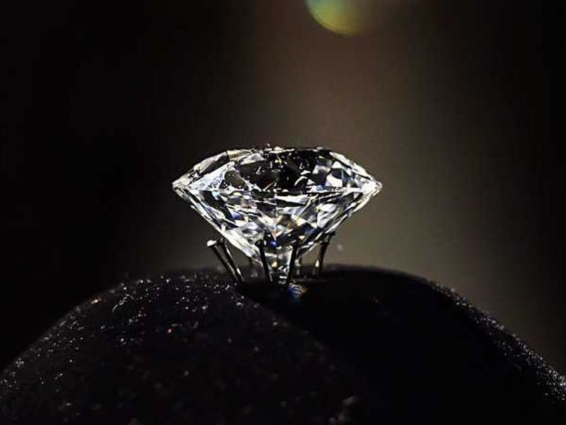 Nizam collection jacob diamond almost double the size of the kohinoor diamond | आकाराने कोहिनूरपेक्षाही दुप्पट असलेला जॅकब डायमंड, किंमत वाचून व्हाल थक्क!