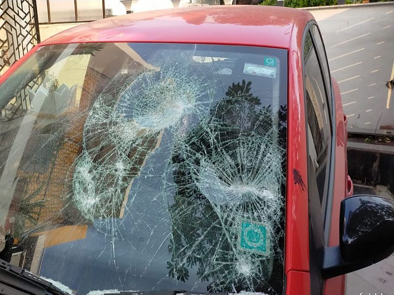 Attack on Harshvardhan Jadhav's house in aurangabad | हर्षवर्धन जाधव यांच्या घरावर अज्ञातांचा हल्ला, गाड्यांची तोडफोड 