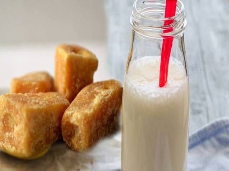 Jaggery and milk benefits | रोज रात्री एक ग्लास दूध व गुळ खाण्याचे हे आहेत 5 मुख्य फायदे 