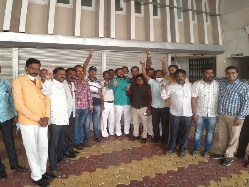 Ahmednagar Z P Employees Society Election Ruling Jay Shree Ganesh Panels race for victory | अहमदनगर जि.प. कर्मचारी सोसायटी निवडणूक : सत्ताधारी जय श्री गणेश पॅनेलची विजयाकडे घोडदौड