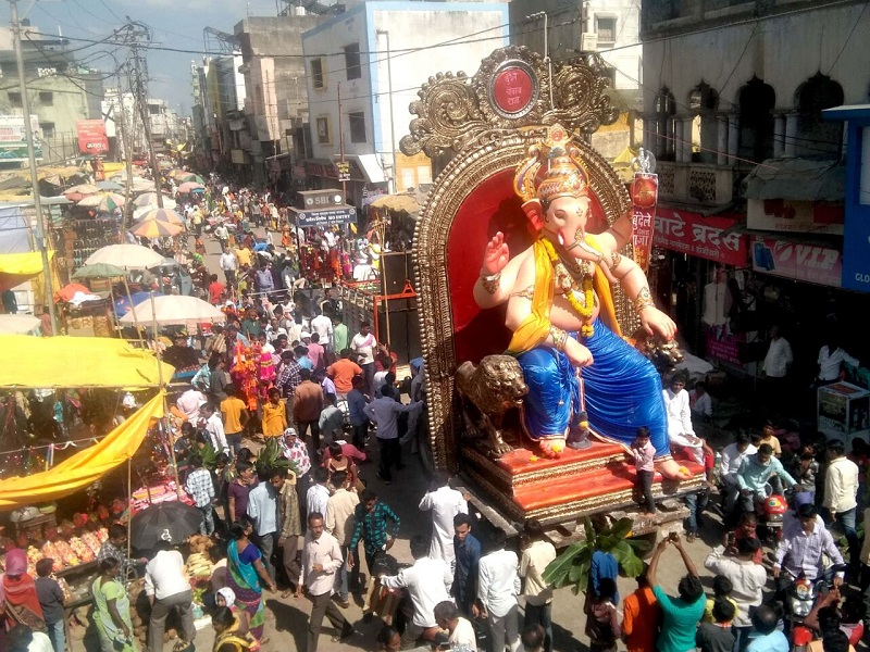 Ganesh Chaturthi 2018: The arrival of Ganaraya in Jalan by procession | Ganesh Chaturthi 2018 : जालन्यात मिरवणुकीने झाले गणरायाचे आगमन