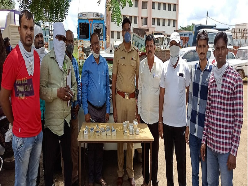 30 kg silver seized in Jalna; Police arrested the four | जालन्यात ३० किलो चांदी जप्त; पोलिसांनी चौघांना घेतले ताब्यात