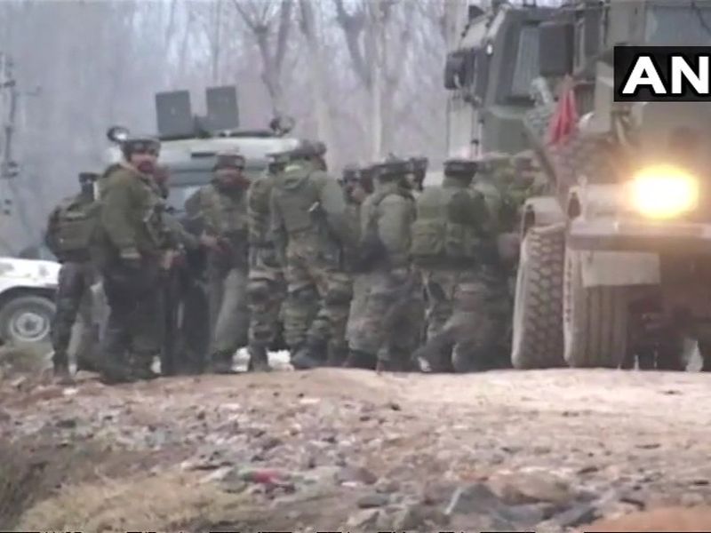 Jammu Kashmir - A militant killed in the encounter with the jawans | जम्मू काश्मीर - जवानांसोबत झालेल्या चकमकीत एक दहशतवादी ठार, कोम्बिंग ऑपरेशन सुरु 