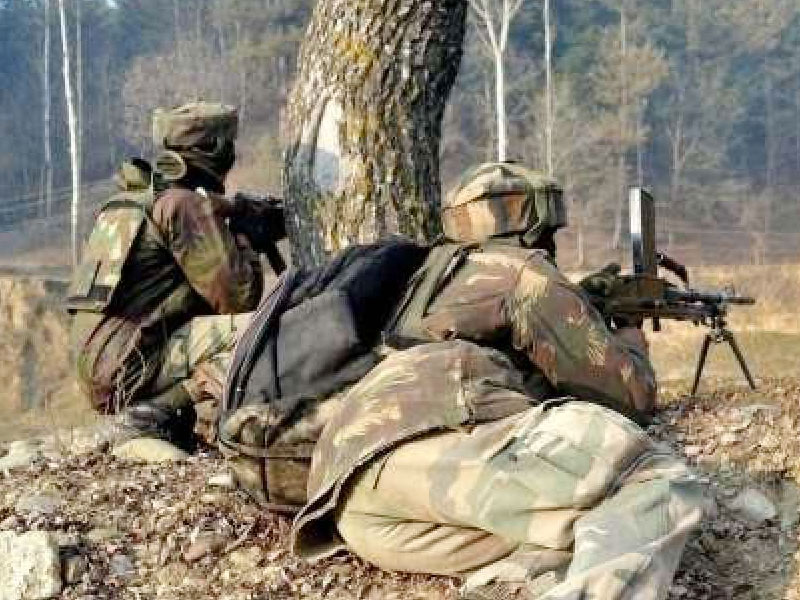 Encounter between Soldier and terrorists in Jammu and Kashmir, two terrorists killed | जम्मू-काश्मीरमध्ये जवान आणि दहशतवाद्यांत चकमक, दोन दहशतवाद्यांचा खात्मा