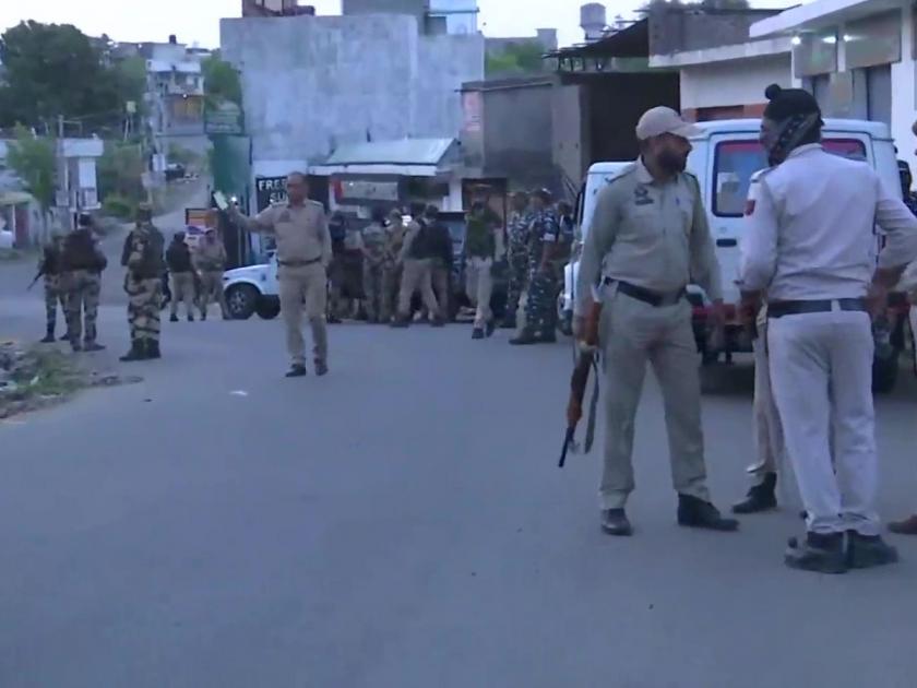 Jammu-Kashmir: 5 terrorists killed so far in Jammu, 2 indian soldiers Marty | Jammu-Kashmir: नरेंद्र मोदींच्या दौऱ्यापूर्वी जम्मूत मोठी चकमक; 6 दहशतवादी ठार, 1 जवान शहीद आणि 9 जखमी