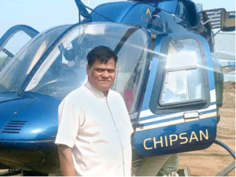 Bhiwandi farmer buys helicopter, buys 'vehicle' for milk business | भिवंडीतील शेतकऱ्याने खरेदी केले हेलिकॉप्टर, दुधाच्या व्यवसायासाठी घेतले ‘वाहन’