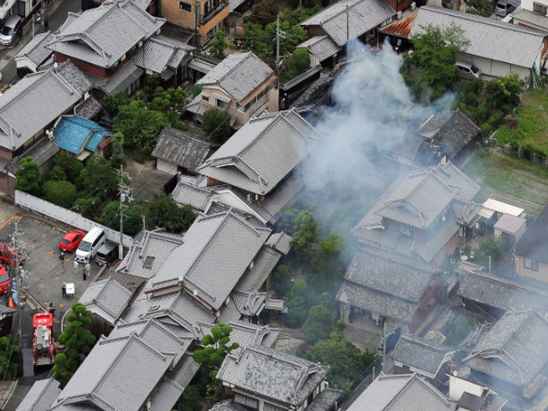 3 dead as strong quake hits Japan | जपानमध्ये भूकंपाचा धक्का, तीन जण ठार 