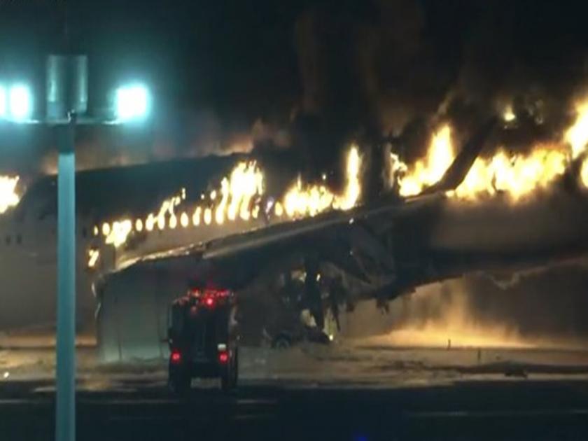 Big accident in Japan: Plane caught fire, more than 350 passengers were on board | जपानमध्ये मोठी दुर्घटना: विमानाला आग लागली, दुर्घटनाग्रस्त विमानात होते ३५० पेक्षा अधिक प्रवासी 