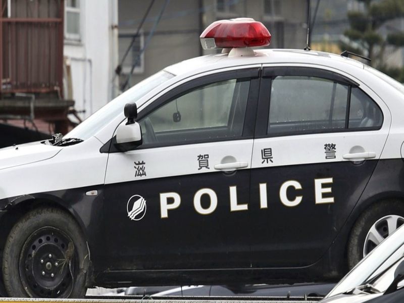Japanese suspect steals sneakers, flees police station | 'त्या' चोरट्याला पकडण्यासाठी तब्बल 3000 पोलिसांची फौज