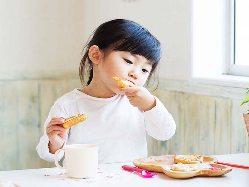 The reason why Japanese children are the happiest in the world | जपानमधील लहान मुलं आहेत सर्वात निरोगी आणि आनंदी, जाणून घ्या कारण!