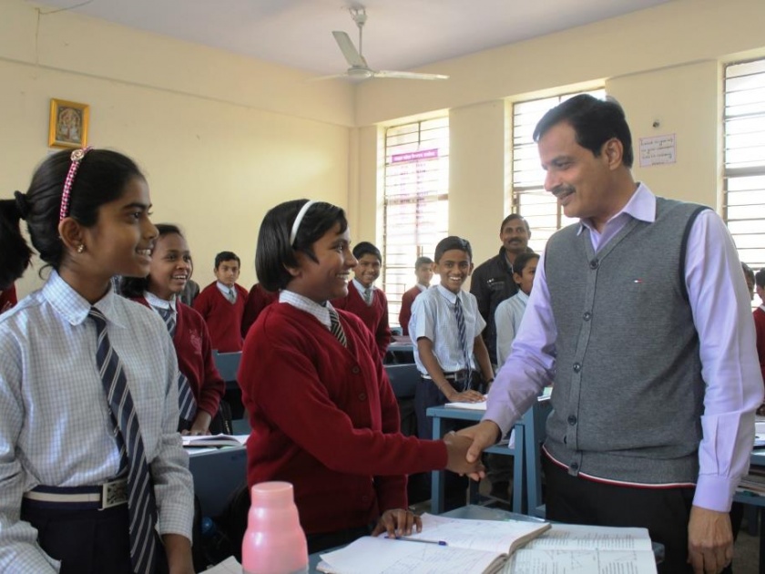 Akola Guardian Minister Dr. Ranjeet Patil interacted with the students of Navodaya Vidyalaya | अकोल्याचे पालकमंत्री डॉ. रणजीत पाटलांनी साधला नवोदय विद्यालयाच्या विद्यार्थ्यांशी संवाद