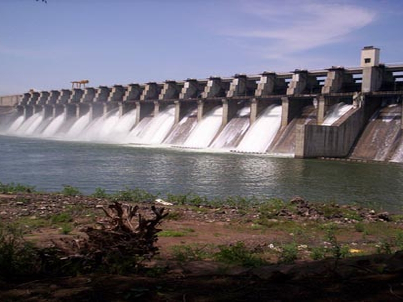 Re-erosion from the Jaikwadi dam to the Godawari; 16 Doors open by 6 inches | जायकवाडी धरणातून गोदापात्रात पुन्हा विसर्ग; १६ दरवाजे ६ इंचाने उघडले 