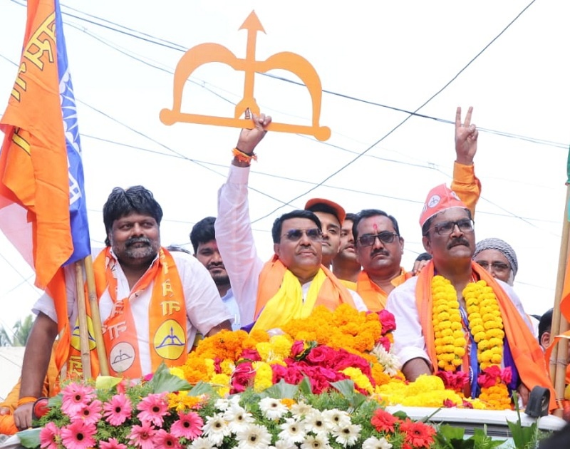 Maharashtra Election 2019 : Saffron storm in Beed ... The rally of Kshirsagar goes on to file a nomination | Maharashtra Election 2019 : बीडमध्ये भगवे वादळ...उमेदवारी दाखल करण्यासाठी क्षीरसागराची रॅली निघाली