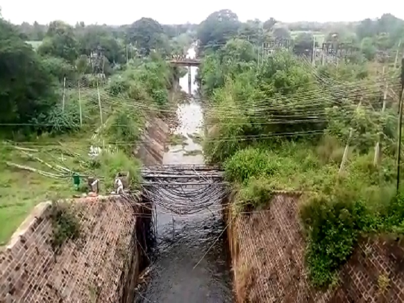 Jayakwadi releases water in Majalgaon Dam; relief for Beed, Majalgaon | 'जायकवाडी'तून माजलगाव धरणात पाणी सोडले; बीड,माजलगावसाठी दिलासा