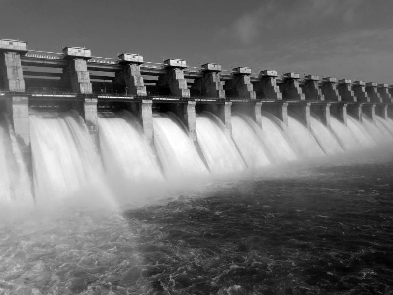 Water for the Marathawada has been released from the water | मराठवाड्यासाठी निळवंडेतून पाणी सुटले