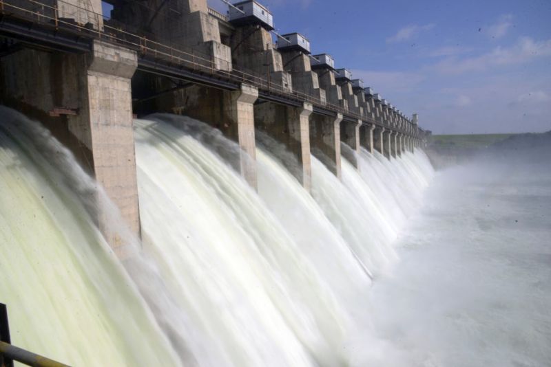 Jayakwadi Dam closed the door, 40.32 Dalgami water was turned into godowari | जायकवाडी धरणाची दरवाजे केली बंद, 40.32 दलघमी पाण्याचा झाला गोदापात्रात विसर्ग