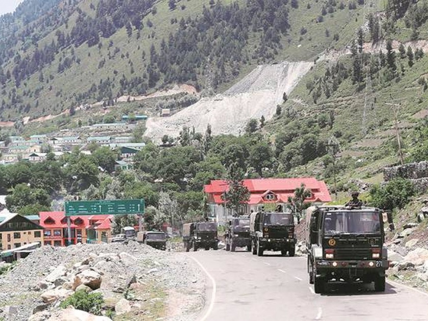 big movements on China’s LAC in Ladakh; 50,000 troops, weapons deployed | China on LAC: चीनच्या एलएसीवर जोरदार हालचाली; 50000 सैनिक, शस्त्रास्त्रे तैनात