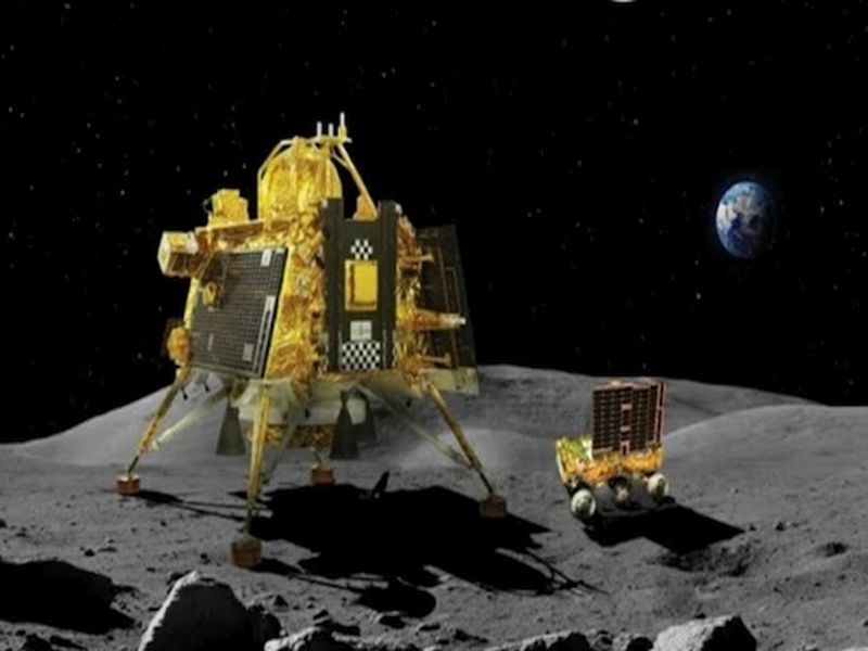 First photo sent by Chandrayaan-3; ISRO's tweet, see what the south pole looks like on the moon | 'चंद्रयान ३' नं ISRO ला पाठवला पहिला फोटो; पाहा, कसा दिसतो चंद्रावरील दक्षिण ध्रुव भाग