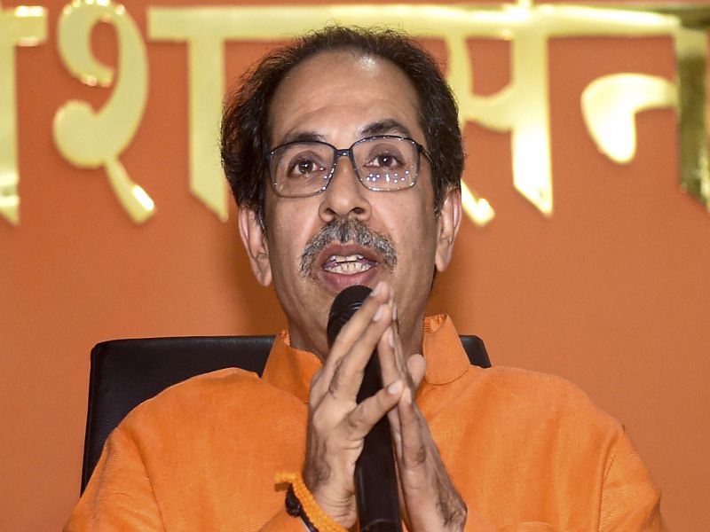 BJP leader Nilesh Rane has criticized on CM Uddhav Thackeray over Ashok Chavan's statement | ''खोलीत दोन हाणा, पण बाहेर साहेब म्हणा ही शिवसेनेची जुनी सवय''