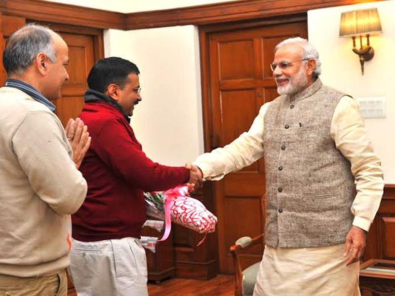 Arvind Kejriwal's oath-taking ceremony in Delhi did not attend as PM Narendra Modi was on a visit to Varanasi | केजरीवालांच्या शपथविधीला का नव्हते पंतप्रधान मोदी? जाणून घ्या कारण