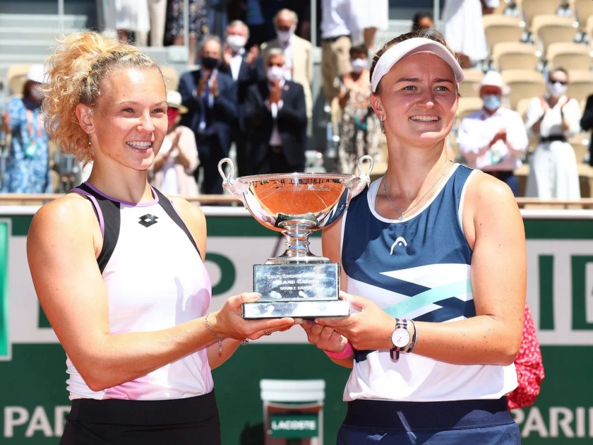 French Open Tennis: Krajikova wins doubles | फ्रेंच ओपन टेनिस:दुहेरीतही क्रेजीकोवा विजयी