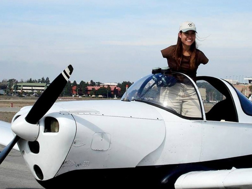 Jessica Cox worlds first licensed Armless pilot and she is Guinness world record holder | जबरदस्त! भेटा जेसिकाला जी पायांनी उडवते विमान, स्कूबा डायविंग अन् घोडेस्वारीचीही आवड! 