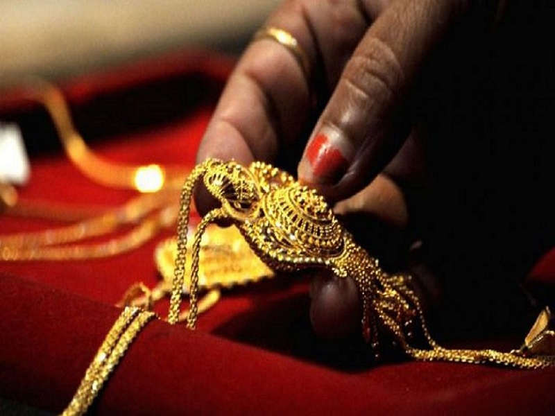 Goldsmith arrested for embezzling Rs 40 lakh gold | सोने विकून कर्ज फेडले, ४० लाखांच्या सोन्याचा अपहार करणारा सुवर्ण कारागीर अटकेत