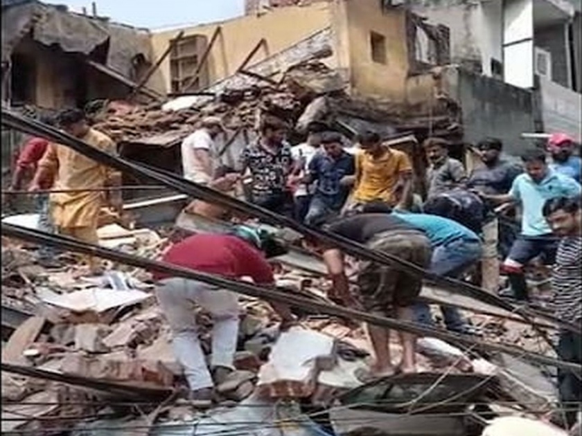 Delhi: Five-storey building collapses in Sabzi Mandi area, several feared trapped | दिल्ली: भाजी मार्केटमधील पाच मजली इमारत कोसळली; अनेक जण अडकल्याची भीती