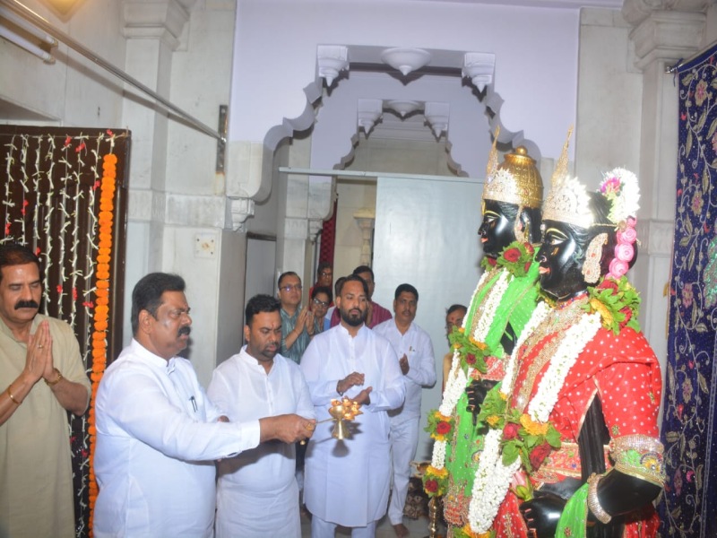 Worship at the hands of Union Minister Kapil Patil at Ulhasnagar Shahad Birla Vitthal Temple, Pratipandharpur, Thane District | ठाणे जिल्हाचें प्रतिपंढरपूर असणाऱ्या उल्हासनगर शहाड बिर्ला विठ्ठल मंदिरात कपिल पाटील यांच्या हस्ते पूजा