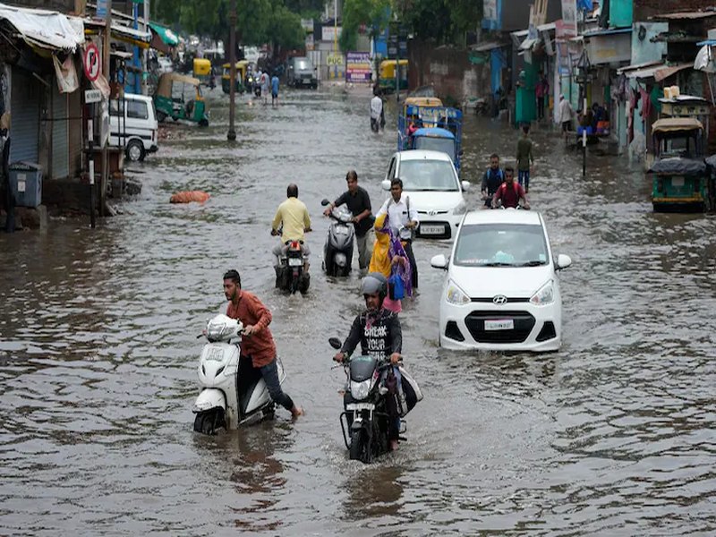 Four days of heavy rain warning; red and orange alert, danger of flood in Maharashtra | चार दिवस अतिपावसाचा इशारा; राज्याला रेड अन् ऑरेंज अलर्ट, पुराचा धोका
