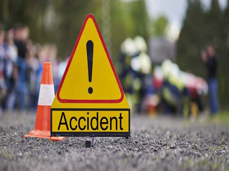 Two teachers killed in road mishap Incident on Nashik-Pune highway | भीषण अपघातात दोन शिक्षिकांचा मृत्यू; नाशिक - पुणे महामार्गावरील घटना