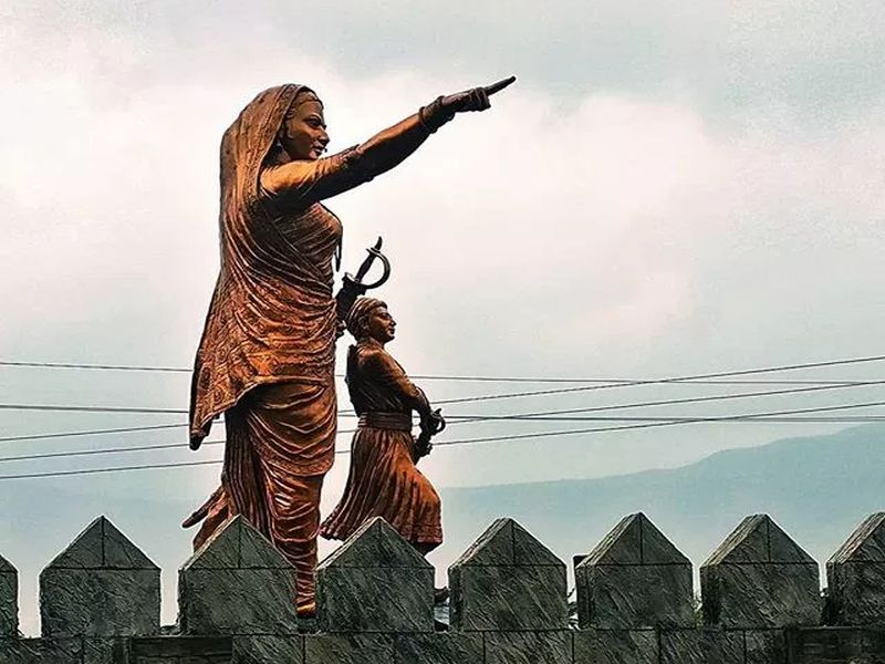 incredible contribution of jijau in chatrapati shivaji maharajs life | जिजाऊ... पोटचा गोळा स्वराज्याला अर्पण करणारी माता