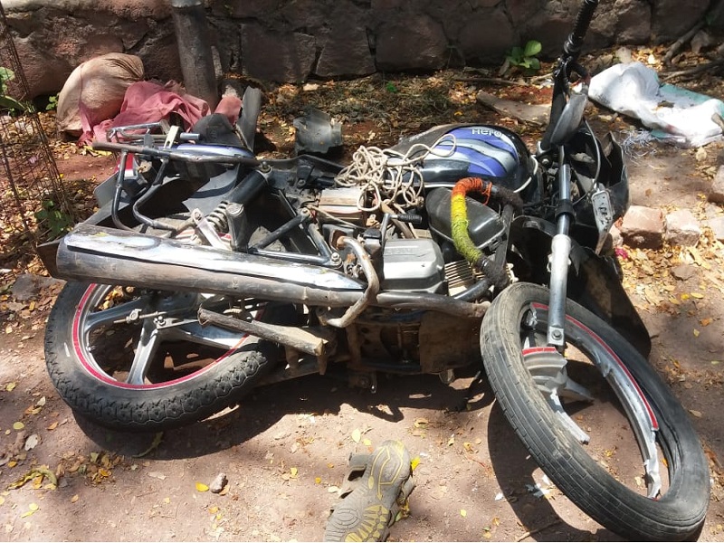Two bikers killed in a tanker accident near Jintoor | जिंतूरजवळ टँकरच्या धडकेत दुचाकीवरील दोघे ठार