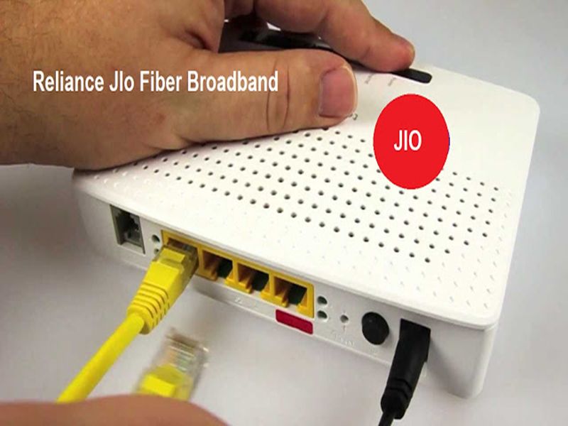 strategy for broadband broadband | जिओची ब्रॉडबँडसाठी आक्रमक रणनिती