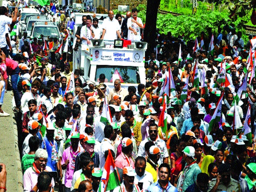 Maharashtra Election 2019: Jitendra Awhad file nomination in the presence of Sharad Pawar | Maharashtra Election 2019 : शरद पवारांच्या उपस्थितीत आव्हाडांचे शक्तिप्रदर्शन