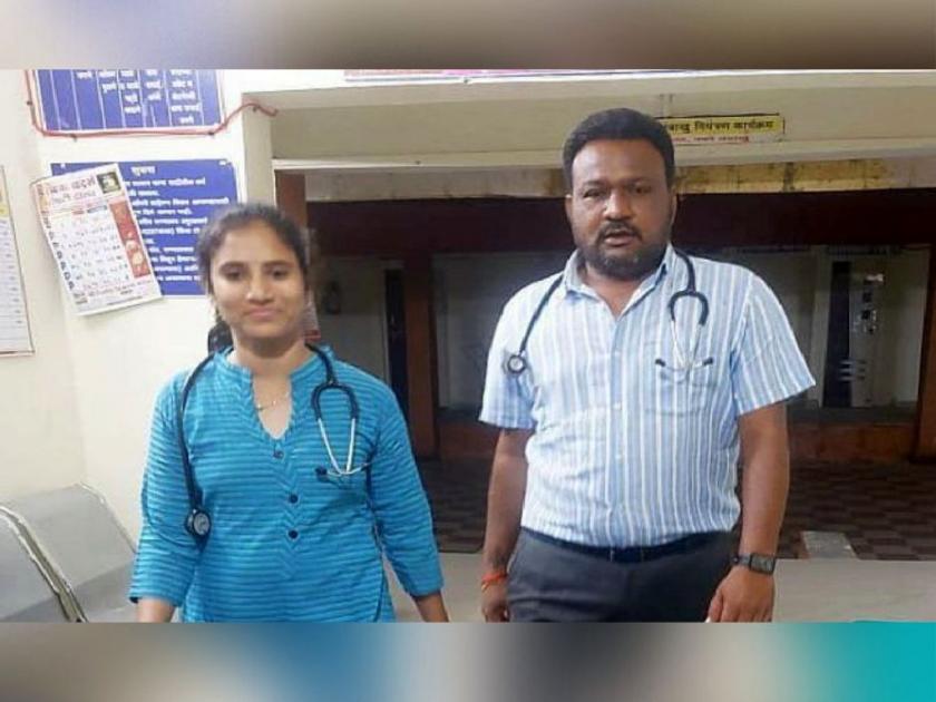Bharti Bogami madia doctor from gadchiroli supporting her people by provide healthcare services | नक्षलवाद्यांकडून वडिलांची हत्या; तरीही भीती झुगारून लेकीची ‘आपल्या’ लोकांना साथ