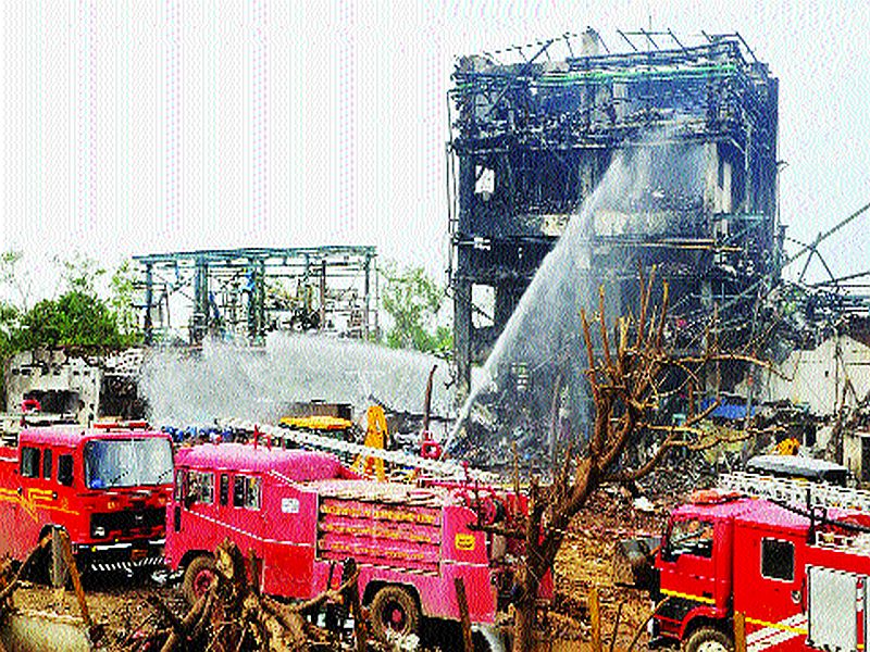 Explosion at a chemical factory near Shirpur; 13 killed | केमिकल फॅक्टरीत स्फोट; १३ ठार ५८ जखमी, मुख्यमंत्र्यांनी दिले चौकशीचे आदेश