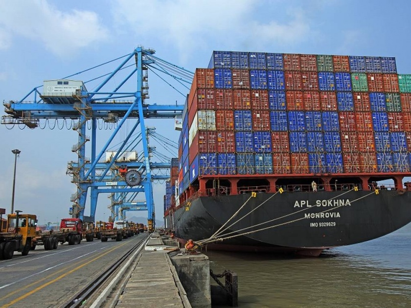 More than 100 Chinese containers were stranded at the JNPT port under the guise of investigation | तपासणीच्या नावाखाली १०० पेक्षा अधिक चिनी कंटेनर जेएनपीटी बंदरात अडकले