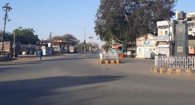 15 days public curfew in Buldana district from Friday! | बुलडाणा जिल्ह्यात शुक्रवारपासून १५ दिवस जनता कर्फ्यु!