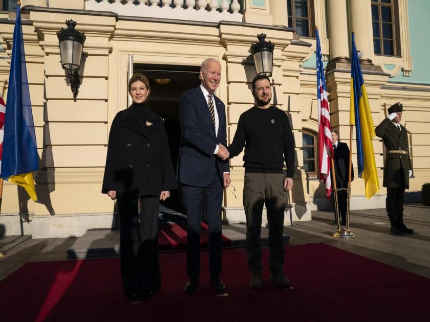 President Joe Biden makes surprise visit to Kyiv just days before one-year anniversary of Ukraine war | बायडेन थेट युक्रेन युद्धभूमीत! रशियाला अंधारात ठेवले; जेलेन्स्कींची घेतली भेट