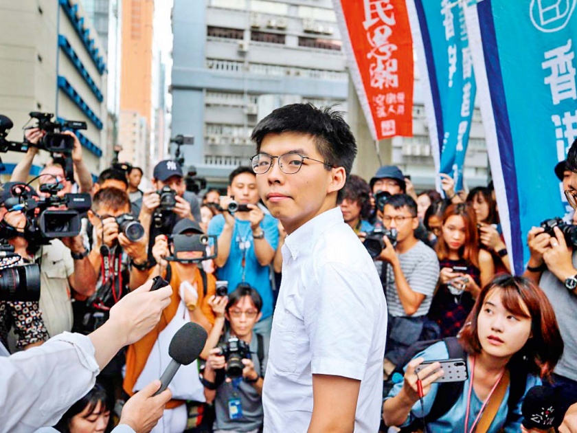 joshua wong a face of hong kong protest against china | थेट चीनसारख्या महासत्तेलाच आव्हान देणारा जोशुआ