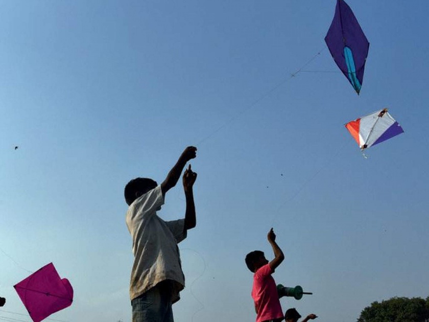 Dhil de dhil de de re bhaiya, is kite ko dhil de ... | ढील दे ढील दे दे रे भैया, इस पतंग को ढील दे...