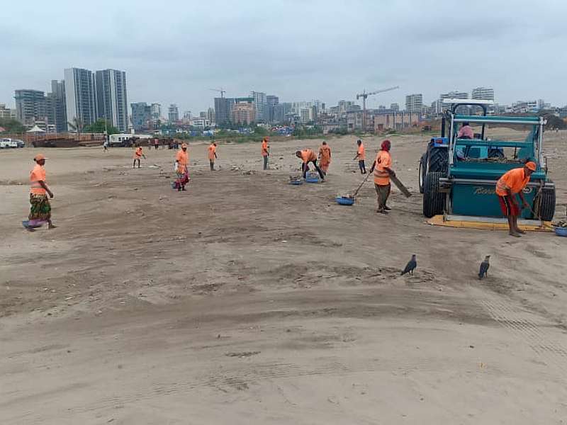 And Juhu Beach shocked, 400 ton garbage was removed in 5 days | अन् जुहू बीच चकाचक झाला, 5 दिवसात काढला 400 टन कचरा