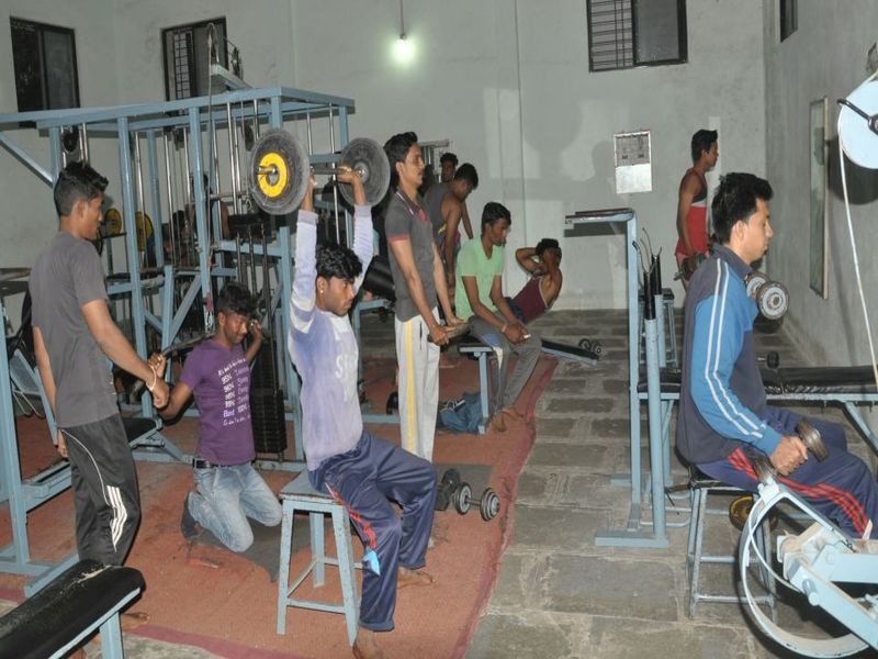 The gymnasiums in Nandurbar are full of shocking | नंदुरबारातील व्यायामशाळा गजबजू लागल्या
