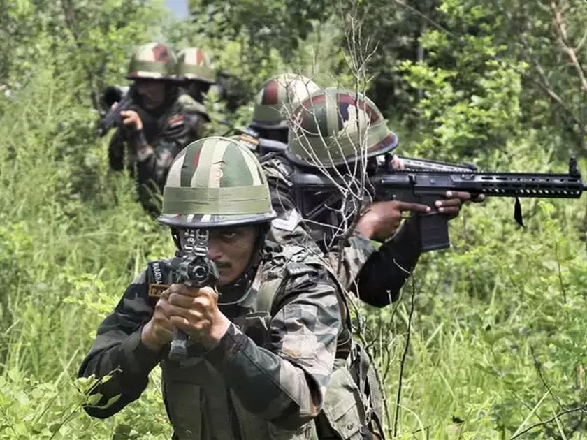jammu kashmir people asked to stay in Homes; Indian Army Launches final assault on terrorists | Indian Army in JK: "घरातून बाहेर पडू नका", काश्मीरात भोंगा वाजला; जवान अ‍ॅक्शन मोडमध्ये